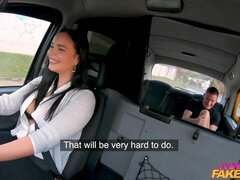 Amatør, Brunette, Bil, Hundestilling, Slikning, Fisse, Strømper, Bryster