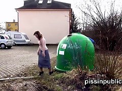 Compilation of people peeing in public places in the city - it's not an easy task!