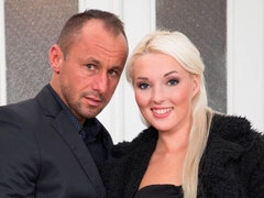 Enthousiasteling, Grote lul, Blond, Hondjeshouding, Hakken, Natuurlijke tieten, Mager, Tiener