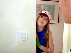 geek Dolly Leigh fucks with her stepbro