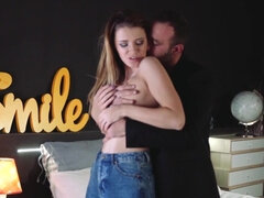 Kukk suging, Brunette, Sperm skott, Fingring, Hd, Naturlige bryster, Russer, Trekant