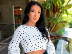 Anal, Cul, Sucer une bite, Doigter, Poilue, Branlette thaïlandaise, Mère que j'aimerais baiser, Jouets