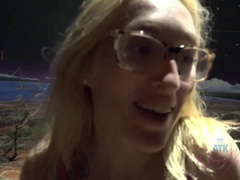 Amateur, Rubia, Vestido, Penetracion con dedos, Orgasmo, Pov, Coño, Voyeur