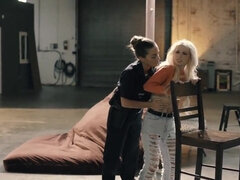 Ξανθιά, Closeup, Γυναικεία επιβολή, Μαλακία με το δάχτυλο για γυναίκες, Γλείψιμο, Φυσικά βυζιά, Μουνί, Γλειφοκώλι