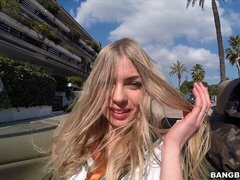 Gros cul, Grosse bite, Gros seins, Blonde, Sucer une bite, Voiture, En levrette, Russe