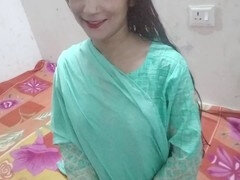 Hot desi girl Sexy_Divya0 gets down and dirty in her village