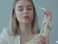 Bondage sadomaso, Erotica, Capezzoli, Orgasmo, Mutandine, Figa, Gonna, Calzini