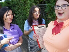 Iso perse, Iso kulli, Isot tissit, Takaapäin, Ryhmä, Näkökulma pov, Teini, Tissit