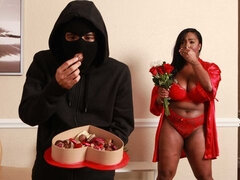 Bella grossa formosa, Nero, Pompino, Interrazziale, Lingerie, Mamma che vorrei scoparmi, Tette naturali, Giochi con tette