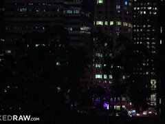 Μεγάλος κώλος, Μεγάλος πούτσος, Μεγάλα βυζιά, Σε στάση σκύλου στα τέσσερα, Σκληρό, Διαφυλετικό, Γλείψιμο, Βυζιά