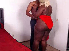 Testes gyönyörű hölgy, Monumentális dákó, Fekete, Ondó fröcskölés, Ébenfekete