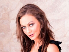 Kuřba, Hardcore, Líbání, Výprask, Přírodní prsa, Pička, Teenka, Vlhká