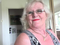 Leie, Tante, Britisch, Vollbusig, Reif, Pov, Muschi, Kurzes haar