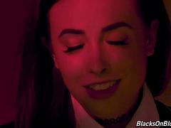 Большой член, Черные, Брюнетки, Черненькие, Фетиш, Межрасовый секс, Втроем, Сиськи