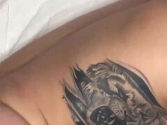 Μεγάλος κώλος, Πίπα, Λατίνα, Πρώτου προσώπου, Κοκκινομάλα, Τατουάζ