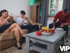 Morena, Engañando, Papá, Novia, Hd, Gritar, Afeitado, Tetas