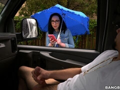 Leie, Grosser arsch, Blasen, Braunhaarige, Auto, Hundestellung, Natürlichen titten, Titten