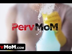 Grote kont, Grote mammen, Pijpbeurt, Likken, Rijpe lesbienne, Kut duiken, Schreeuwen, Stiefmoeder