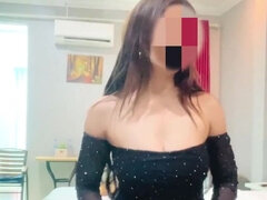 Ασιάτης, Μεγάλα βυζιά, Σπιτικό, Μόνος