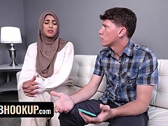 Amerikansk, Arab, Avsugning, Klädd kvinna naken man, Kondom, Sperma i munnen, Hd, Orgasm