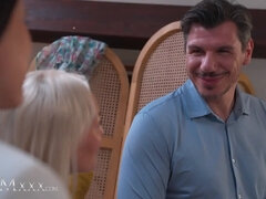 Ξανθιά, Πίπα, Κολλέγιο, Σε στάση σκύλου στα τέσσερα, Θηλυκό θηλυκό αρσενικό, Ώριμη γυναίκα, Οργασμός, Μουνί