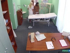 Amateur, Mamada, Médico, Penetracion con dedos, Enfermera, Oficina, Coño, Uniforme