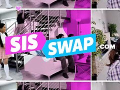 Grosser arsch, Blasen, Studentenwohnheim, Orgie, Party, Zierlich, Jungendliche (18+), Titten