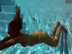Arsch, Bikini, Braunhaarige, Französisch, Hd, Zierlich, Piercing, Titten