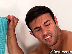 Анальный секс, Ванна, Большой член, Минет, Презерватив, Латиноамериканки, Мускулы, Лизание жопы