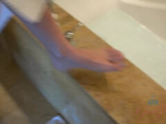 Amatör, Flickvän, Liten och nätt, Fitta, Rakad, Strippning, Retas, Tuttar