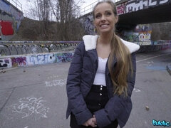 Amaterji, Rit, Rjavolaska, Evropska, Denar, V javnosti, Trojček, Joške