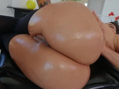 Κώλος, Μεγάλος κώλος, Μελαχροινή, Σκληρό, Ώριμη γυναίκα, Μαμά, Μουνί