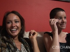 Amateur, Mamada, Gafas, Grupo, Casero, Besar, Madres para coger, Orgía