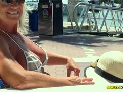 Kotě, Bikini, Blondýna, Na obličej, Honění, Masturbace, Milf žcbp, Vyholené