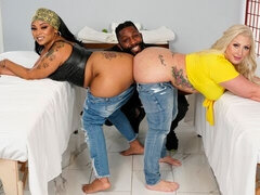 Testes gyönyörű hölgy, Kutya póz, Kövér, Két nő, Fajok közötti, Masszázs, Tetkó, Hármas
