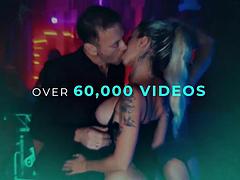 Grote mammen, Pijpbeurt, Mollig, Fetisj, Omie, Likken, Student, Tieten likken