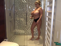 Seduction - Solo curvy PAWG with greats humps gets wet in shower