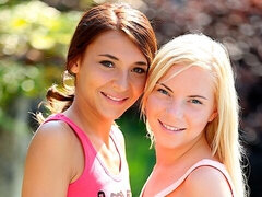 Μαλακία με το δάχτυλο για γυναίκες, Φιλί, Γλείψιμο, Φυσικά βυζιά, Ξυρισμένη, Απογύμνωση, Έφηβος, Βυζιά