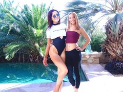 Anal, Penetracion con puños, Fetiche de pies, Besar, Masturbación, Orgasmo, Público, Juguetes