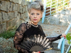 큰 엉덩이, 큰 음경, 금발의, 오랄섹스, 도기스타일, 나이든, 밀프, 야외의