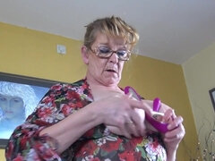 Veľké kozy, Fisting, Okuliare, Babi, Masturbácia, Sólo, Stockings, Hračky