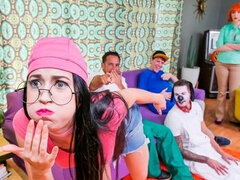 Mamada, Estilo perrito, Pajear, Cocina, Madres para coger, Orgía, Afeitado, Tatuaje