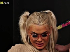 Amatéri, Kuřba, Oblečené ženy, Honění, Milf  mčbp, Kancelária, Pančucháče, Fajka  sanie