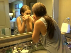 Amateur, Salle de bains, Gros seins, Robe, Petite amie, Mature, Mère que j'aimerais baiser, Pov