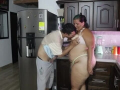 Grote lul, Grote mammen, Pijpbeurt, Rondborstig, Hondjeshouding, Dominatie, Kut duiken, Zoon