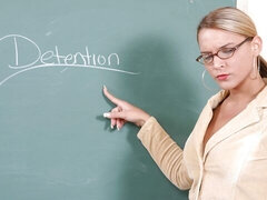 18, Stor rumpe, Stor kukk, Store pupper, Blond, Bakfra, Briller, Tynn