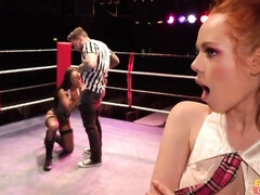 Sucer une bite, En levrette, Branlette thaïlandaise, Interracial, Léchez, Adolescente, Plan cul à trois, Nénés