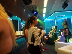 Blondína, V oblečení, Tanec, Výprask, Orgie, Párty, Pornstars, Vlhká