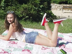 Fingern, Klaffend, Masturbation, Im freien, Rasiert, Solo, Jungendliche (18+), Titten