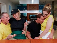 Traseiro, Bundão, Loiroa, Boquete, Transar de quatro, Punheta, Beijar, Xoxota